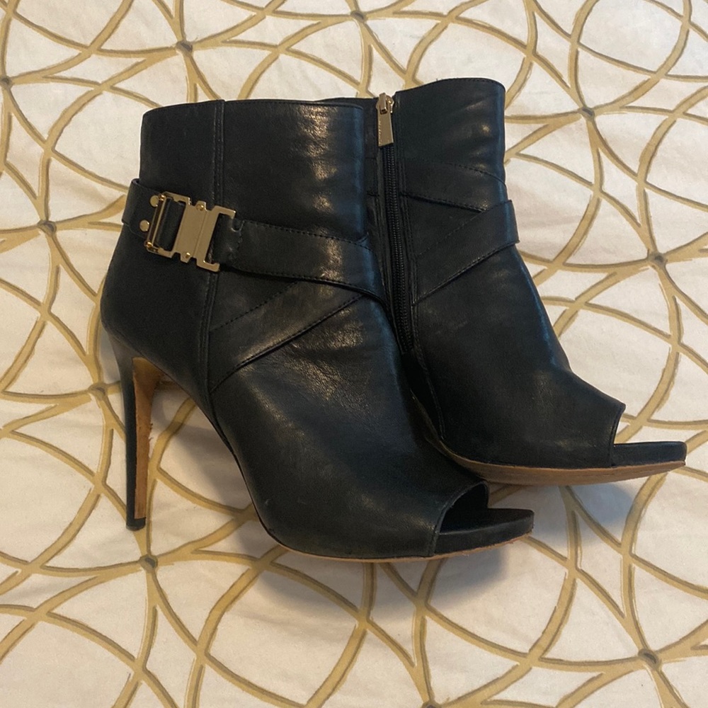 Vince Camuto Peep Toe Black Leather Stiletto Booties size 9